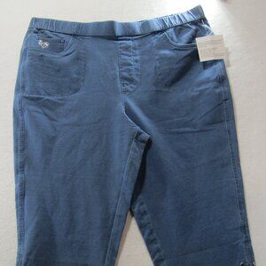 Quacker Factory Womens 1x Pull on Capri Jean Rainbow R Heart Dark Wash NWT